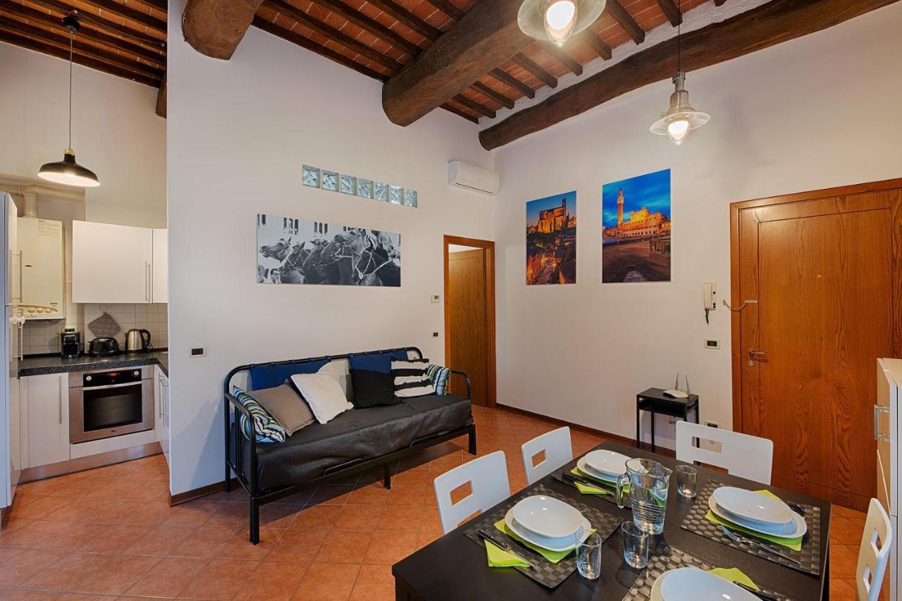 Casazappa - In Centro A Piedi, Parcheggio E Giardino Privato Apartment Сиена Екстериор снимка