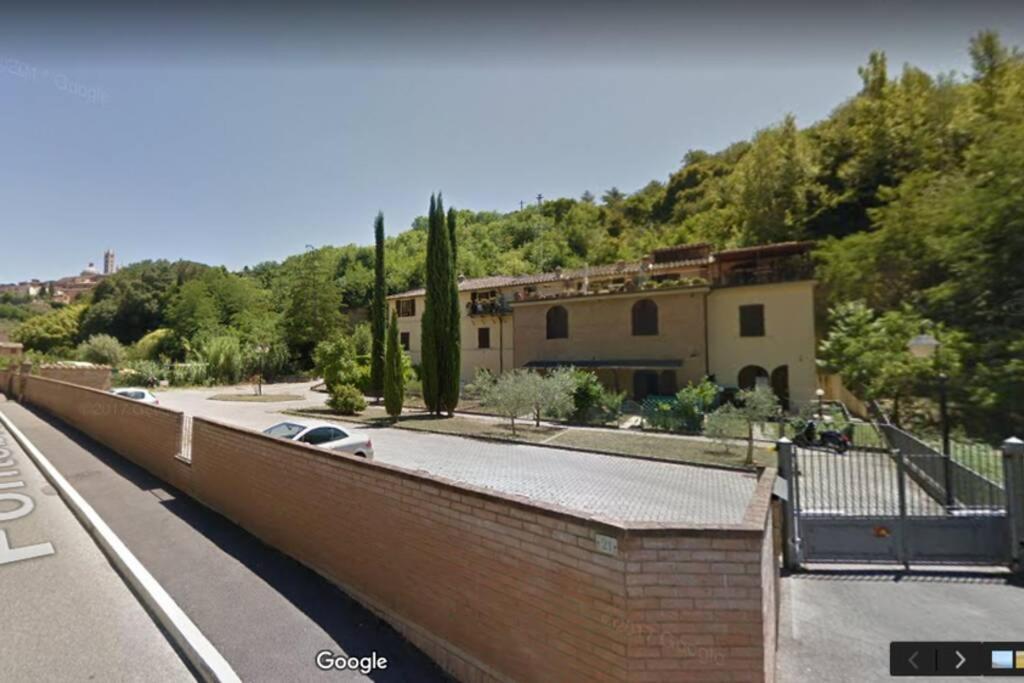 Casazappa - In Centro A Piedi, Parcheggio E Giardino Privato Apartment Сиена Екстериор снимка